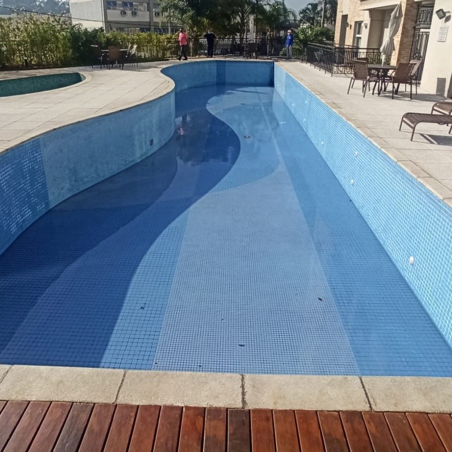 0 Piscina Antes com Vazamento