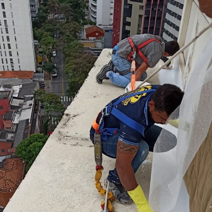 Impermeabilização da marquise do prédio - durante